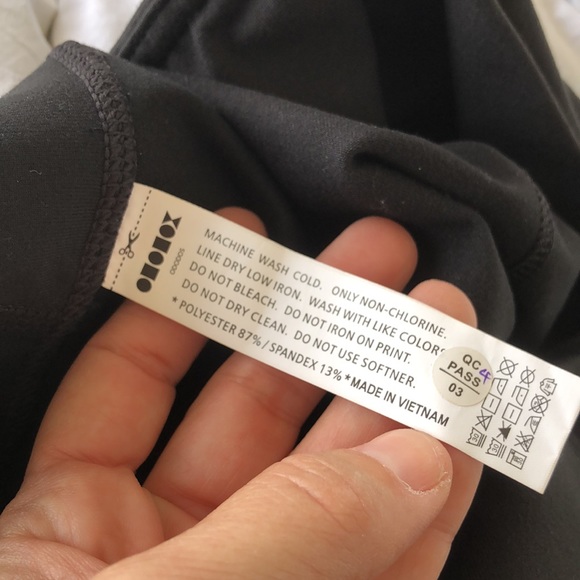 NWT! - ODODOS Cross Front Leggings - Picture 8 of 8